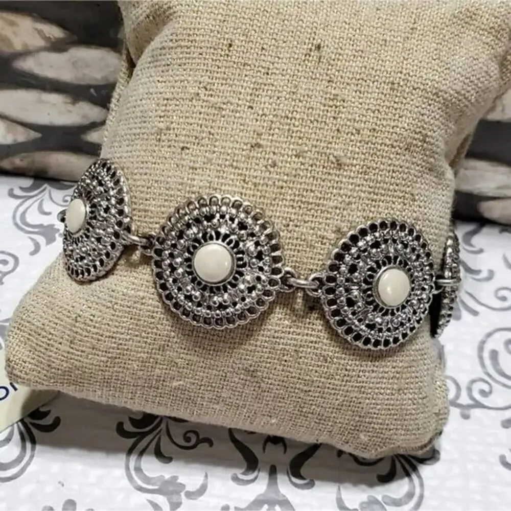 Lucky Brand Silver Tone Cream Cabochon Medallion‎ Link Bracelet NWT